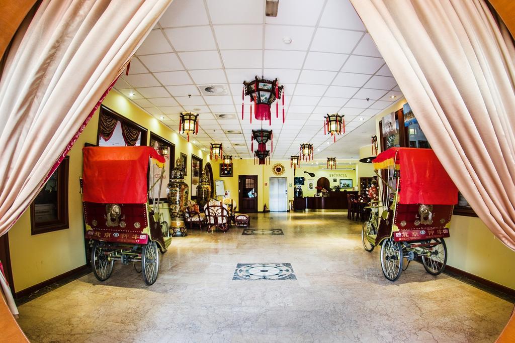 Władysławowo Hotel Pekin מראה חיצוני תמונה